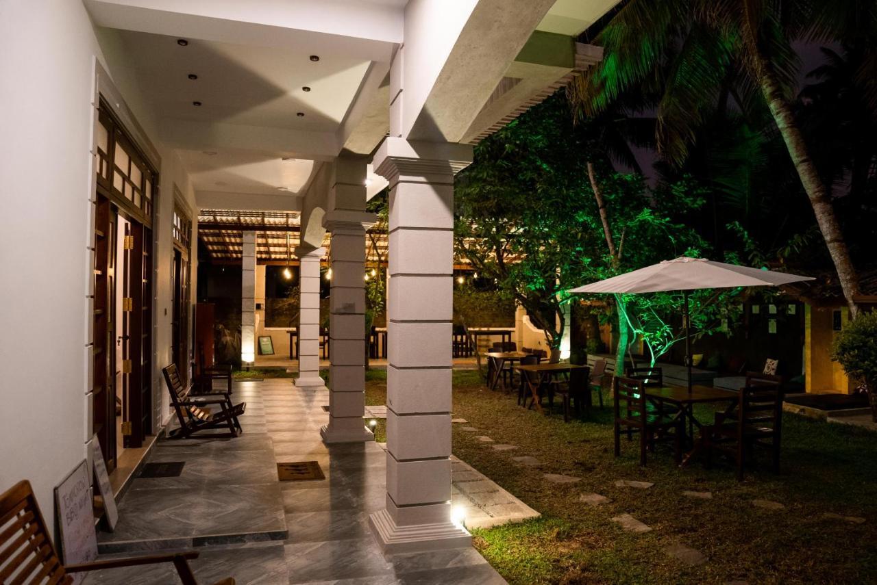 Plantation Surf Inn & Restaurant - Midigama East Εξωτερικό φωτογραφία