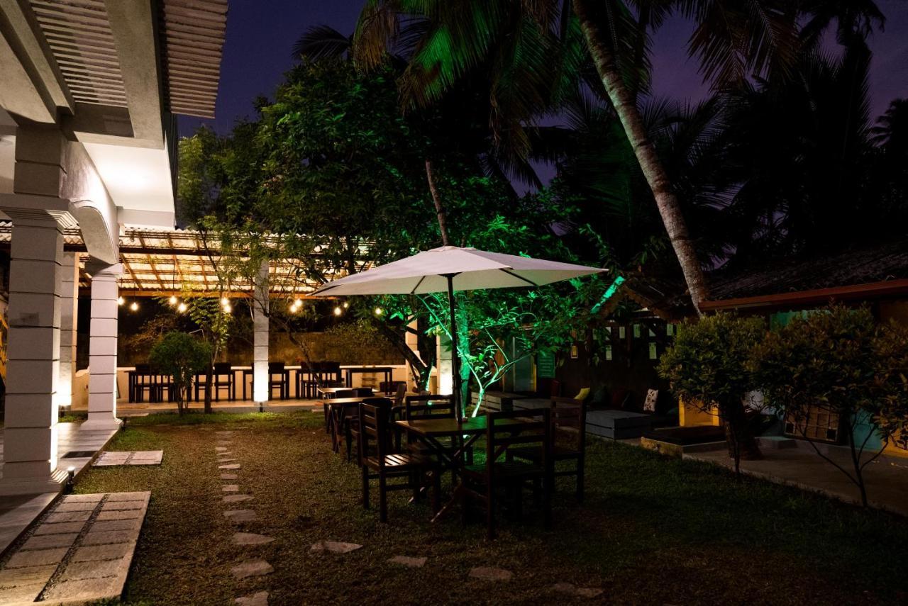Plantation Surf Inn & Restaurant - Midigama East Εξωτερικό φωτογραφία