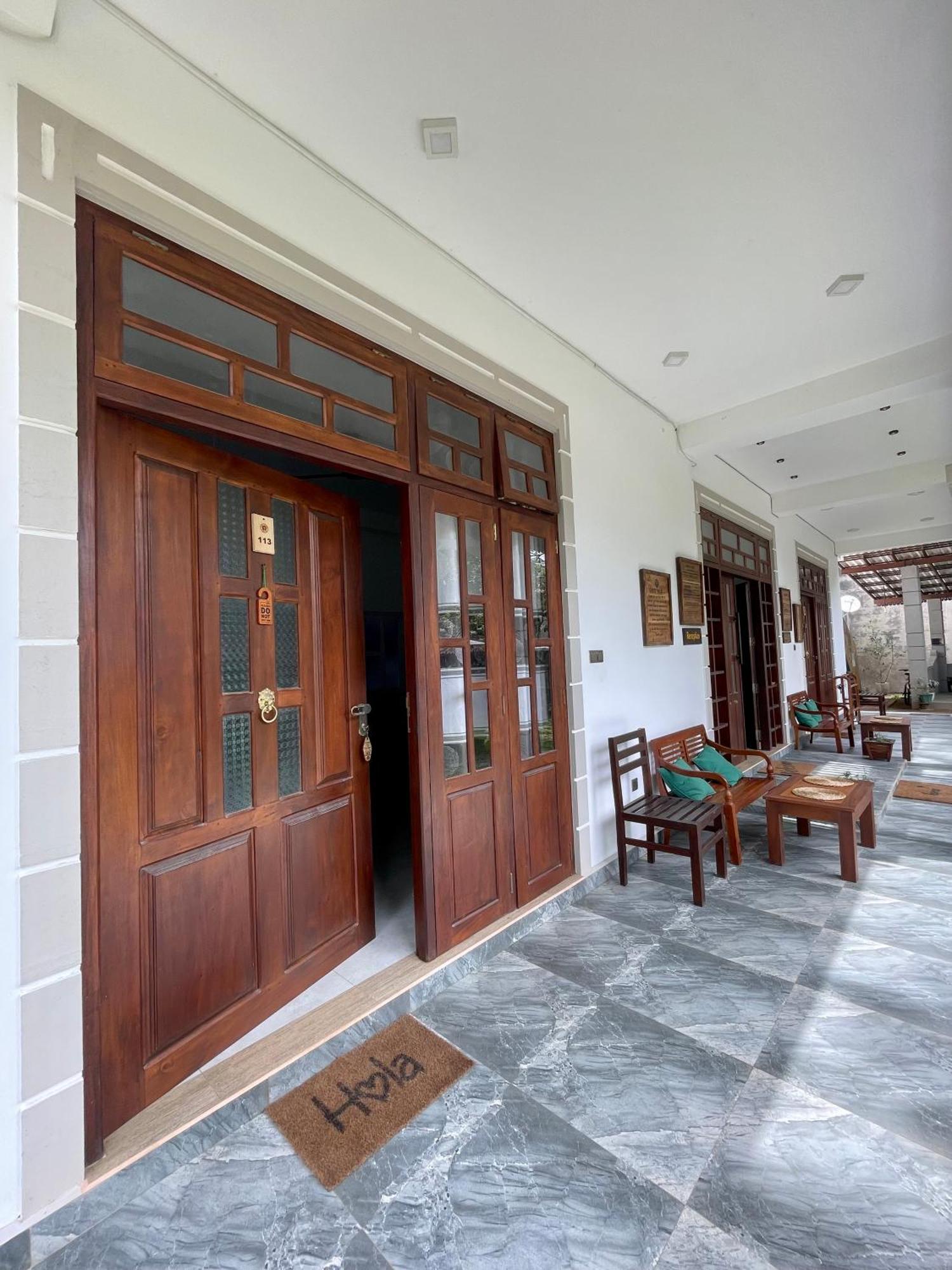 Plantation Surf Inn & Restaurant - Midigama East Εξωτερικό φωτογραφία