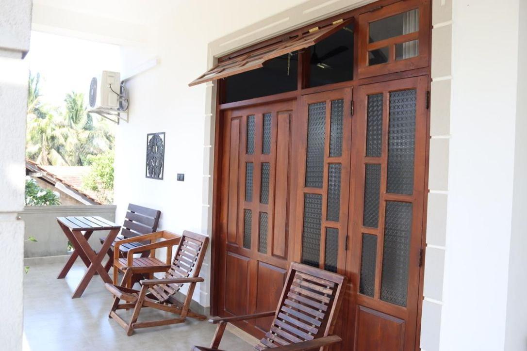 Plantation Surf Inn & Restaurant - Midigama East Εξωτερικό φωτογραφία