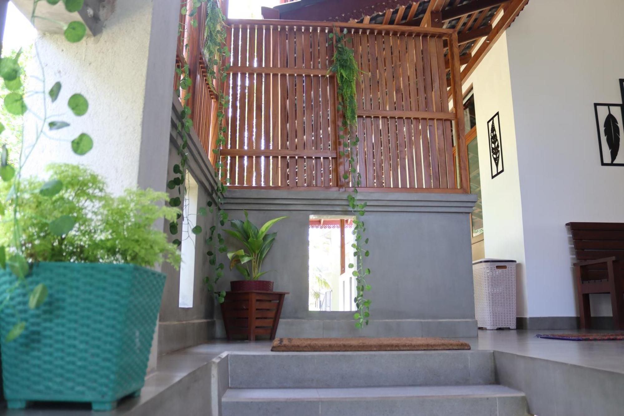 Plantation Surf Inn & Restaurant - Midigama East Εξωτερικό φωτογραφία