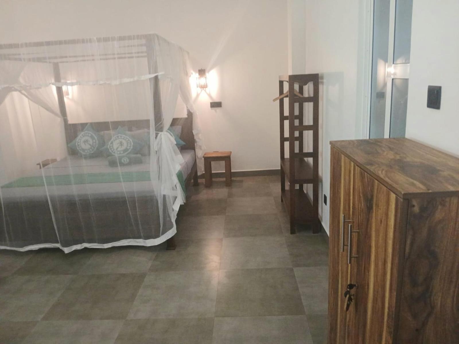 Plantation Surf Inn & Restaurant - Midigama East Εξωτερικό φωτογραφία
