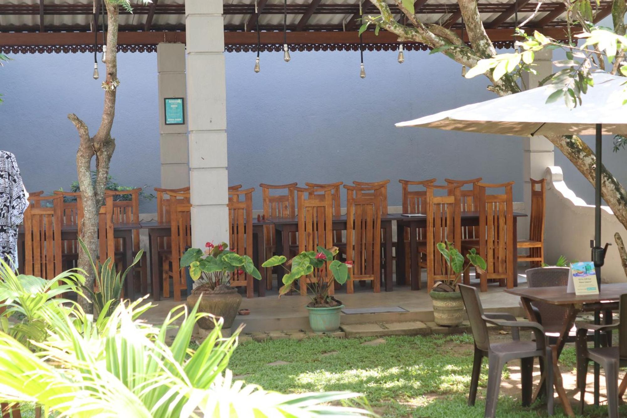 Plantation Surf Inn & Restaurant - Midigama East Εξωτερικό φωτογραφία