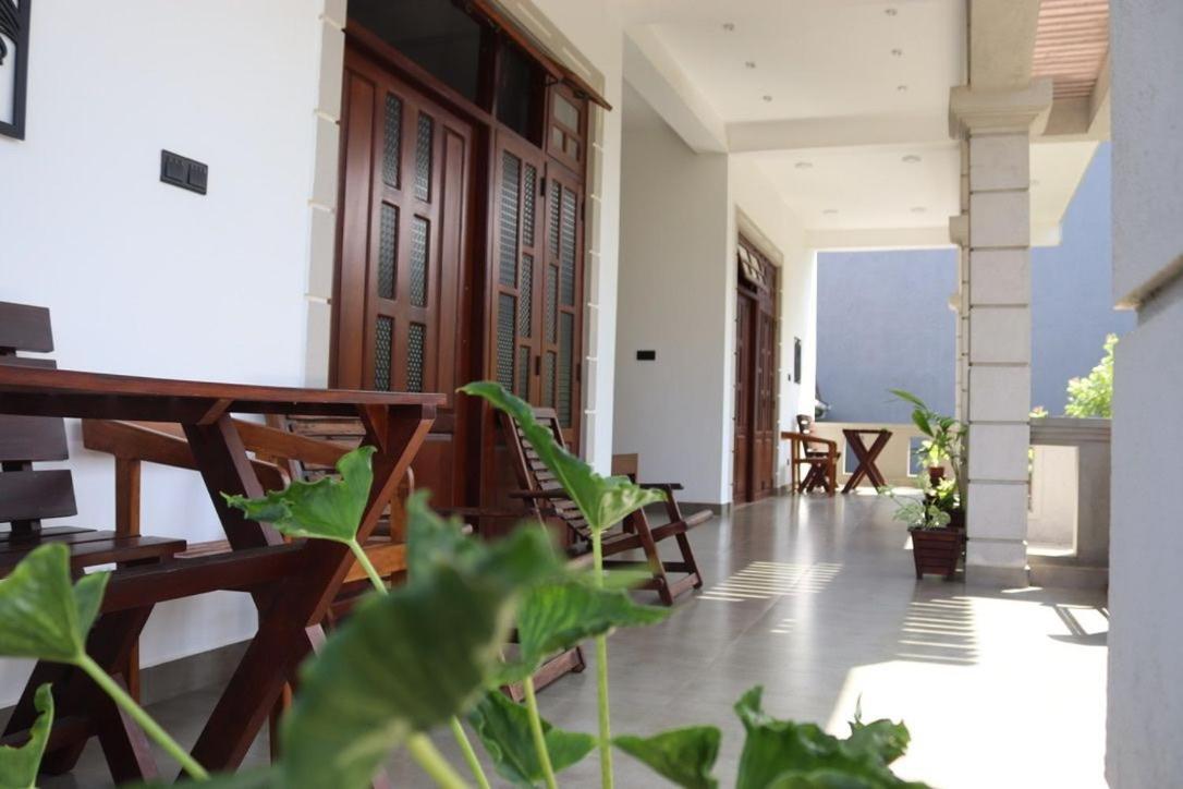 Plantation Surf Inn & Restaurant - Midigama East Εξωτερικό φωτογραφία